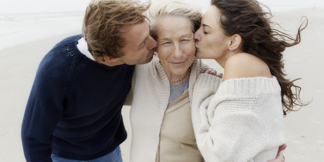 A Sibling’s Guide to Caring for Aging Parents